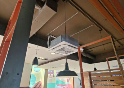 Equipo cassette Kosner instalado por Climáfrica en Burger King