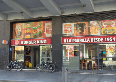 Fachada de restaurante Burger King climatizado por Climarfrica en Zaragoza