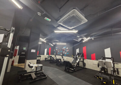 Climatización VRV mediante cassette de techo en gimnasio Synergym Zaragoza